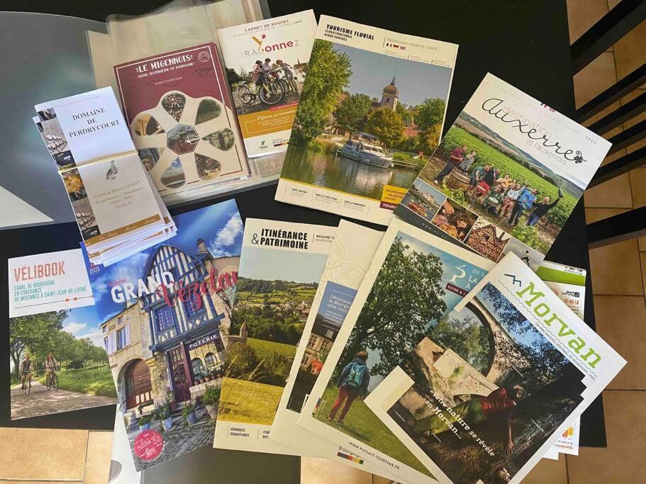 Le Ni' De Jess Villa Migennes Eksteriør billede